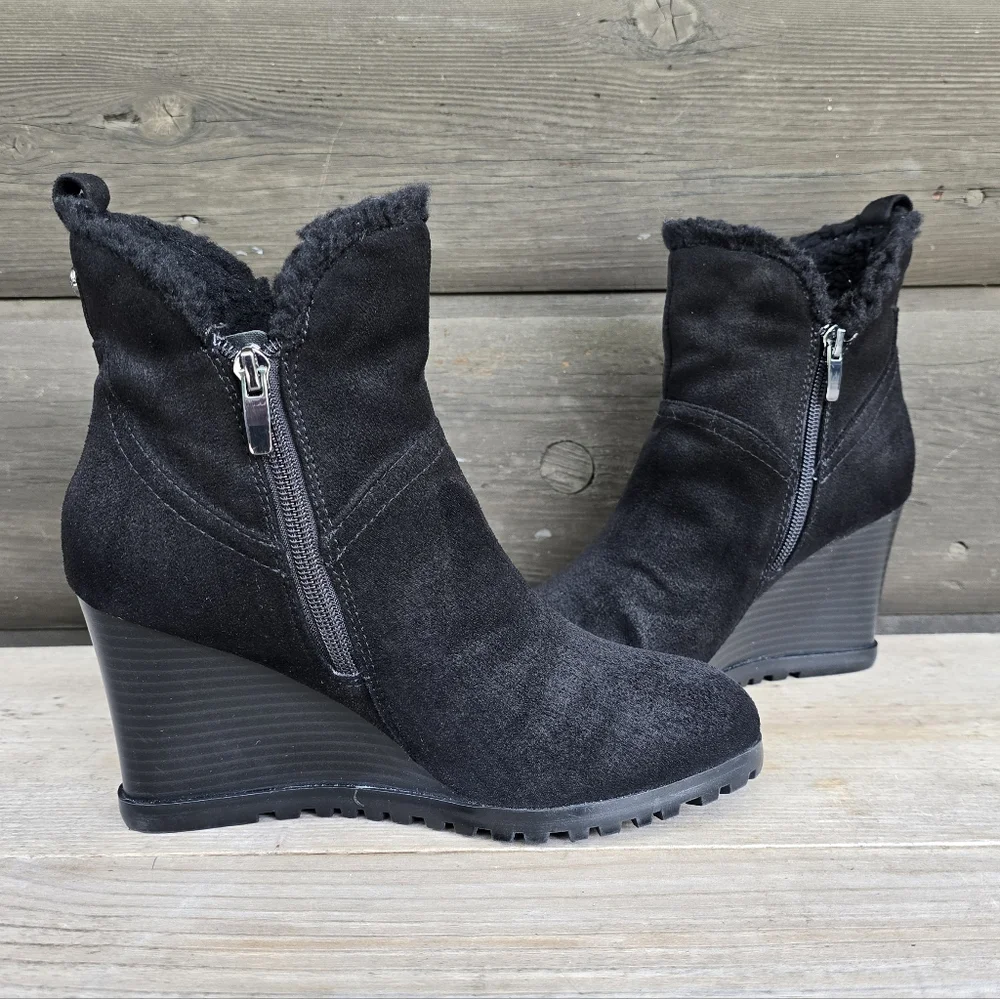 Nine West Camina Y2K Boho Minimalist Faux Fur Trim Wedge Comfort Bootie 7.5M